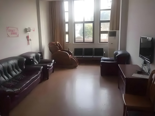 大专生如何入户深圳_黄奕女儿不读书想去韩国当练习生，颜值是硬伤 国当练习生案给出了答