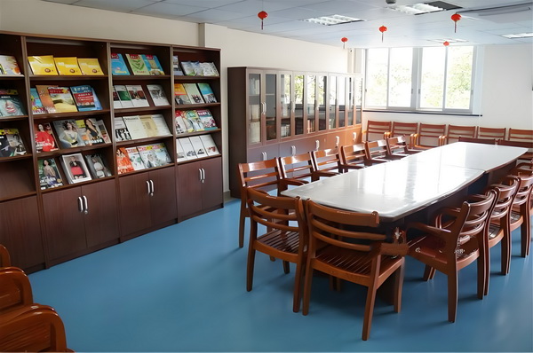 深圳入户限制_舒淇导演首作入围威尼斯主竞赛单元，黄渤《浪浪人生》定档12月 孟某报假之私警一己为了